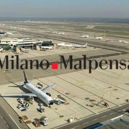 10' Da Malpensa & 1' Dalla Stazione TreniShuttle Leilighet Somma Lombardo Eksteriør bilde
