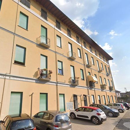 10' Da Malpensa & 1' Dalla Stazione TreniShuttle Leilighet Somma Lombardo Eksteriør bilde